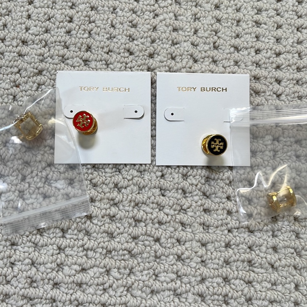 Tory Burch 2 side using earrings